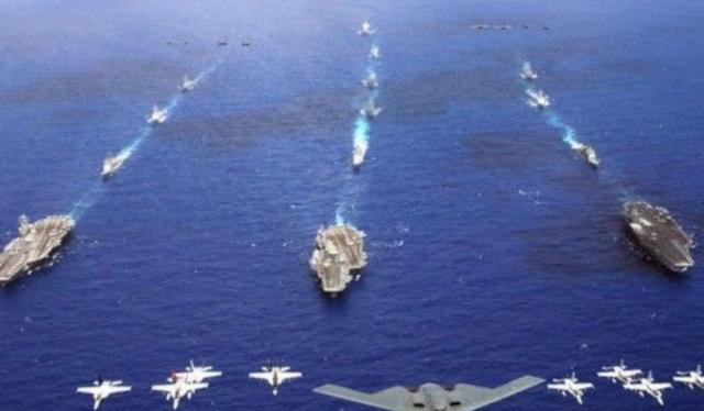 伊朗备战阿曼湾，2000枚导弹就位，舰队24小时待