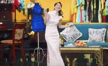 播一期节目就搞一次事情的黄圣依，亲手揭穿了