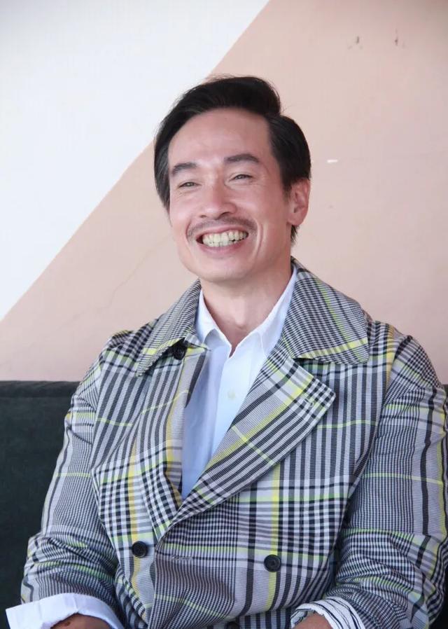 陈茵媺在家搞露营，一家五口挤帐篷超欢乐，陈豪大方分享幸福秘诀