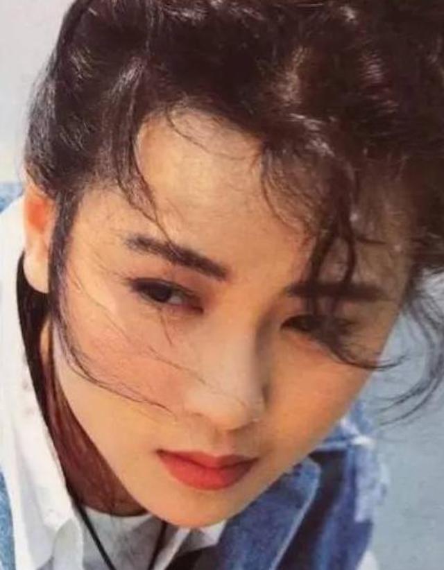 投身三级片，抛弃郭富城，叛逆袁洁莹为何变成同性恋？