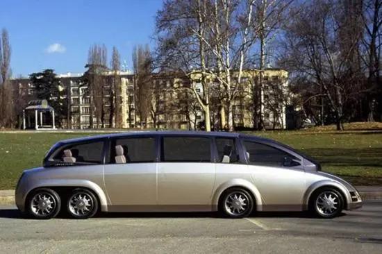 前高管实名手撕许家印："假造车、真骗地”，这条朋友圈真的刚