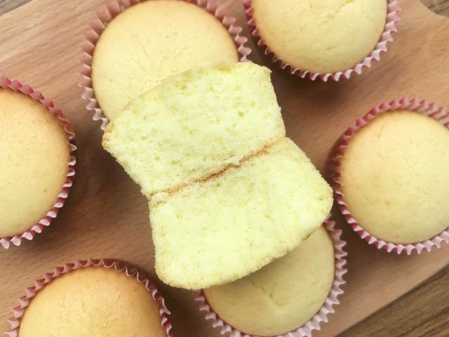 海绵蛋糕在家做，不用分蛋新手也能零失败，平整不开裂，松软香甜