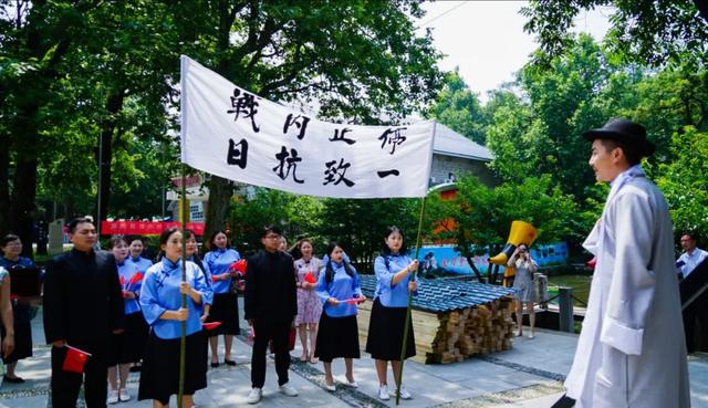 圓夢(mèng)七月 不負(fù)韶華——雞公山喜待考生揮勤奮之筆 展?jié)M腹才華