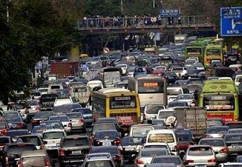 车主们，“闯黄灯”的规定你了解吗？这2种情况千万要注意