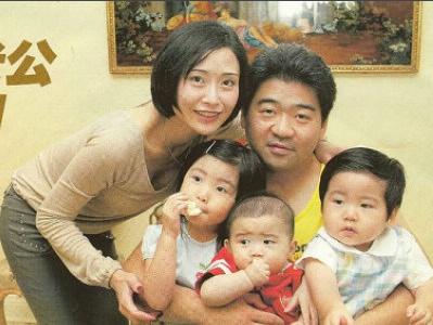 1985年,首届亚洲小姐选美,冠亚军皆没落,季军却靠