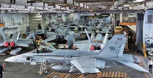 辽宁舰为何只搭载36架舰载机，滑跃起飞速度低？