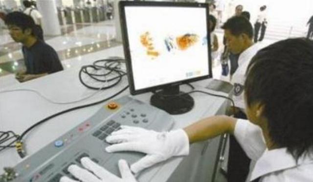 内部员工道出：通过安检时，女性的“隐私”能