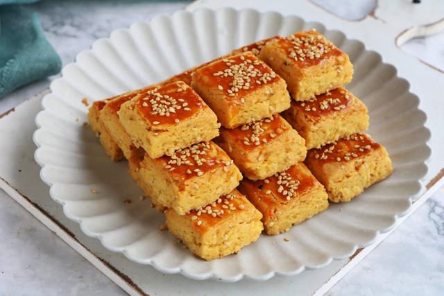 自制粗糧小餅幹，不要黃油不要豬油，小餓來2塊，0添加0負擔