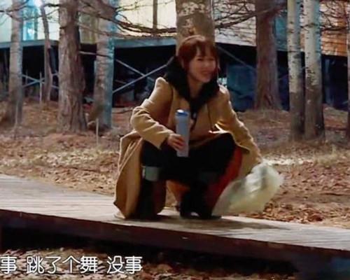 当明星甩掉偶像包袱，王俊凯高冷只是表象，陆