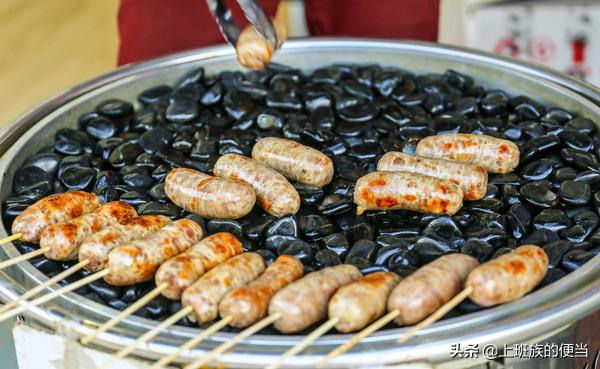 烤肠别再买着吃，3斤肉做40根，吃着太过瘾了