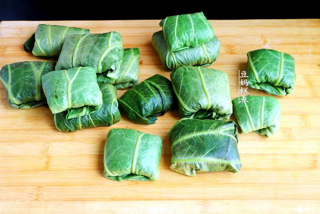 三伏天外出，遇到这叶子摘2片，一包一蒸，香到流口水