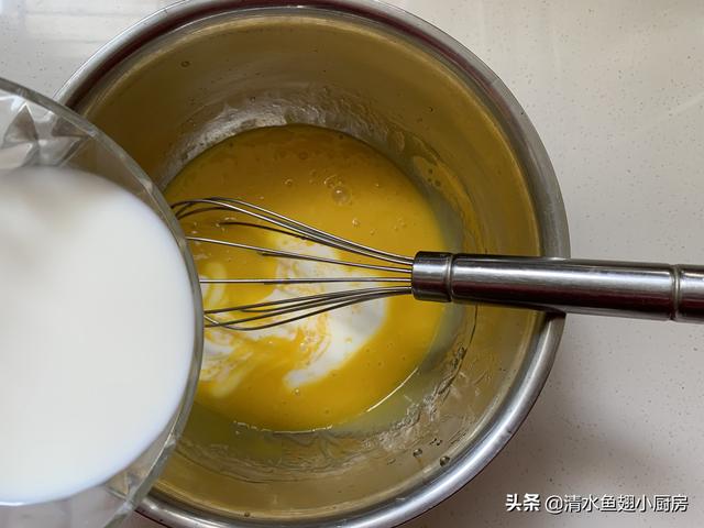 糯米蛋糕外皮酥脆，内里细腻又软糯，全新口感，吃着没够