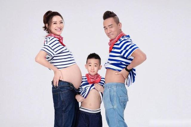 向佐情史：迷上富商太太，恋上单身妈妈，怪不得向太力挺郭碧婷