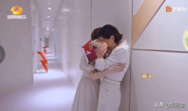 黄圣依哭为何被嘲？看到万茜、伊能静队友离去的哭，就知她不亏