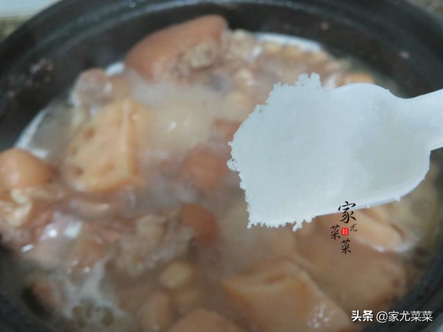 花生和猪蹄是天生一对，坚持每周吃2次，皱纹跟着色斑减少了