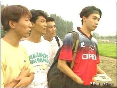 46岁“虚竹”高虎：拍戏撞死灯光师，装修电死工