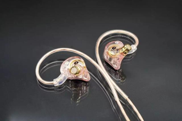 高颜值还有高性价比，入门HIFI耳机兴戈觅澈MT1