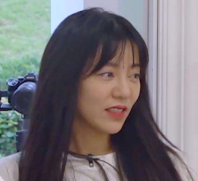 丁当节目接长发，本以为效果一般，看清效果后，粉丝都快认不出了