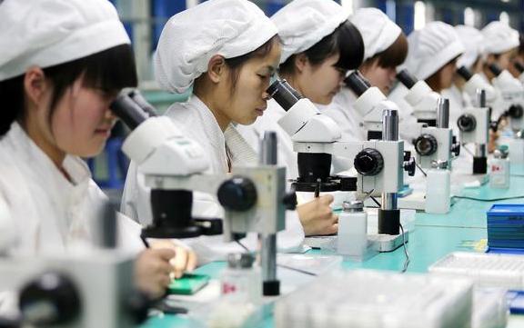 三星关闭在华最后一家工厂，送离职员工Galaxy S10+，网友：羡慕