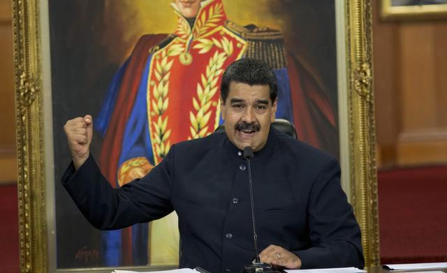 大批伊朗油轮突破封锁，满载燃料运往美后院，