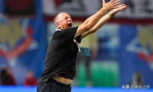 国足请斯科拉里出山可以打入世界杯吗？