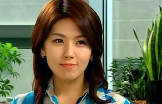 李恩珠事件再曝光，最长被侵犯8小时，被逼塞“玩具”上台领奖