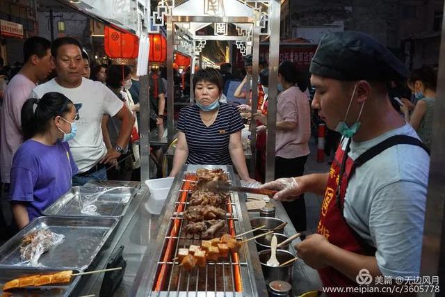 晋城南大街抓拍！众人排长队