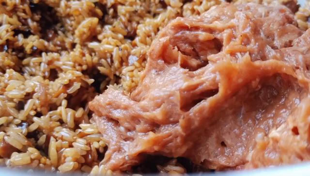 自制糯米肠家庭做法，软糯咸香，好吃又营养，出锅抢着吃，真解馋