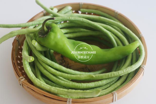 大热天不想吃饭时，就爱煮这碗面，酸爽可口，一碗打不住