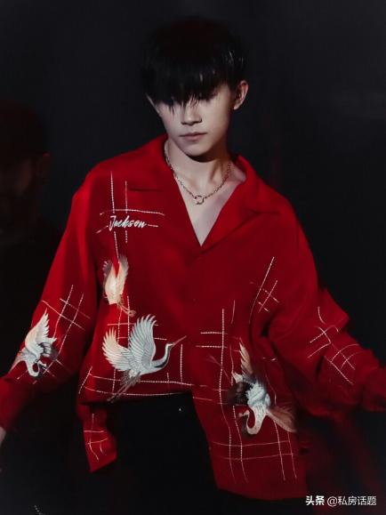 易烊千玺，一个被娱乐圈宠爱的人，你喜欢吗？