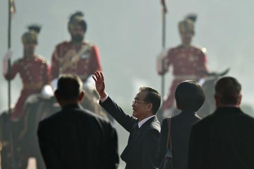 印度在玩“比谁更有种”，中印关系恐恶化，幻想不如早想