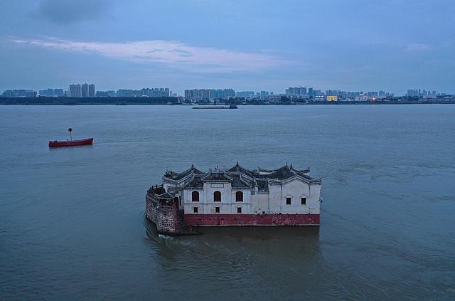 中國"最堅強建筑"——湖北鄂州觀音閣，屹立700年不倒，似乎在堅守一份約定