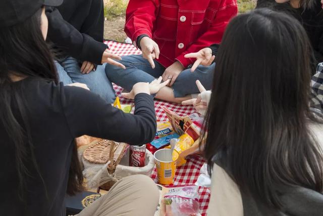 这几套搭配！带你搭出秋季N种风格
