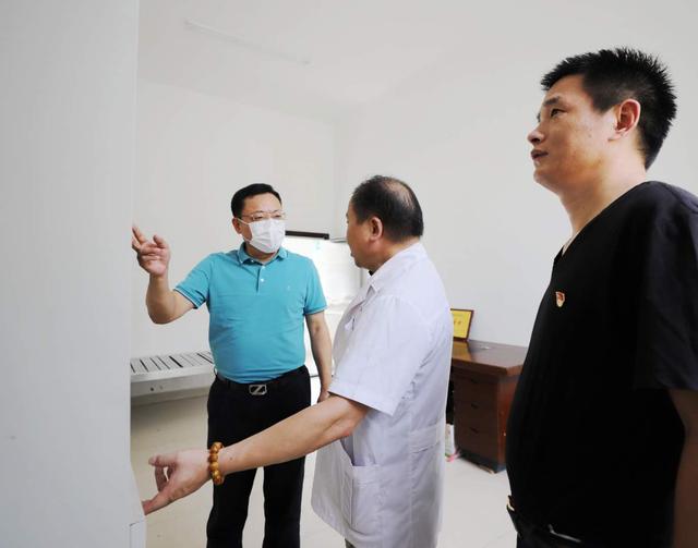 南昌市洪都中医赴定点帮扶贫困村送医送药助力防汛