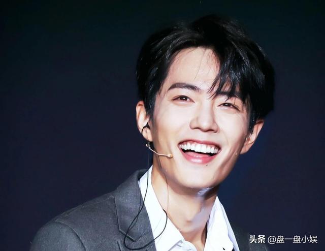 网爆厦门一中学老师，在网课中教导学生宣传肖