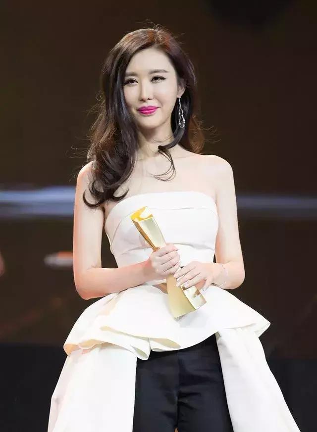 王石女友田朴珺简介