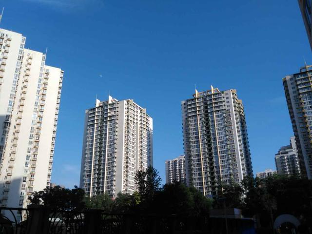 共工日报特约诗人：七绝·仲夏京城观景