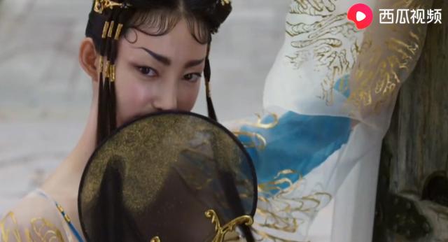 她被称为“素颜女神”，8年青春给了乔振宇，王