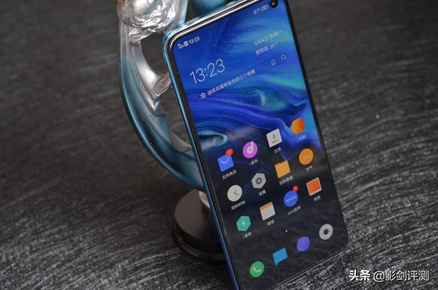 发烧友眼中的性价比水桶旗舰机：HIFI音质+长续航