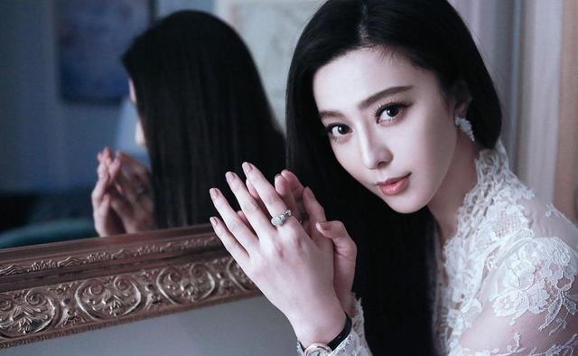 曾官宣自己就是豪门，在遭遇8亿天价罚款后，已默默退出娱乐圈