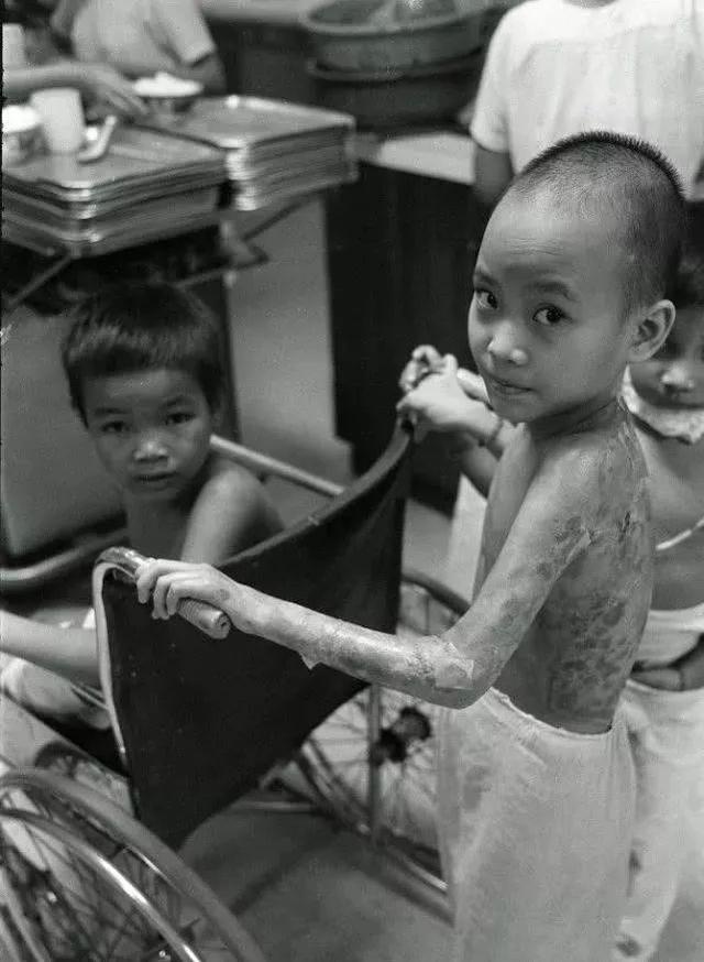 因越战纪实照片而闻名的女孩，在47年后表示曾想在当时死掉