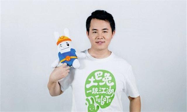 又一百亿富豪诞生！被嘲笑"乡巴佬"，弃文从商，如今公司深圳前十