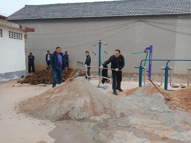 莒南县派第一书记李锋玉：牢记使命，做好群众的“贴心人”