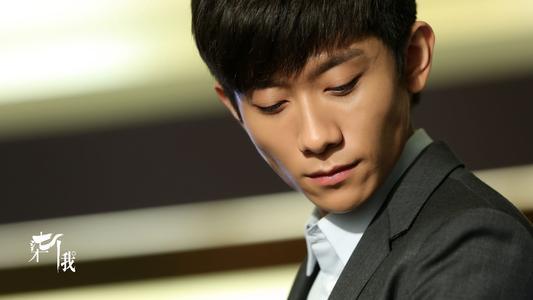 明明演得一般，却被粉丝吹成演技炸裂，网友：