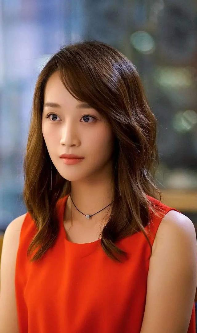 被蓝盈莹美到了，《浪姐》初舞台好惊艳，私服