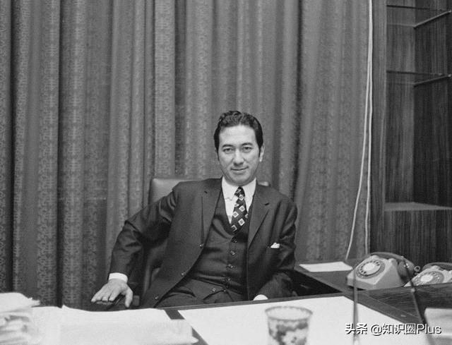 何鸿燊何氏家族悼文，留下四房十七杰，详细了