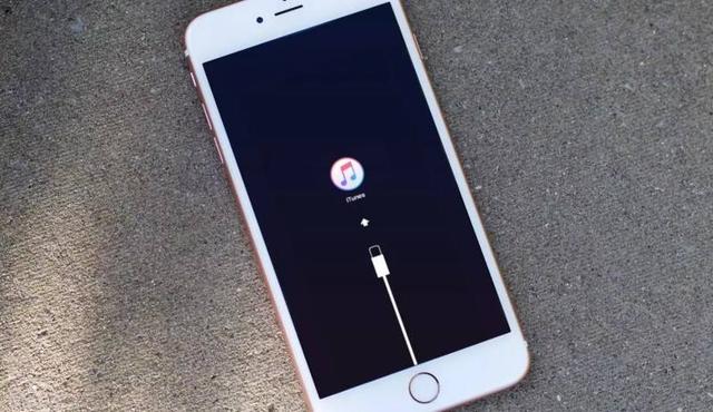 旧款iPhone福音：苹果发布iOS12.4.8，为老款机型修复BUG