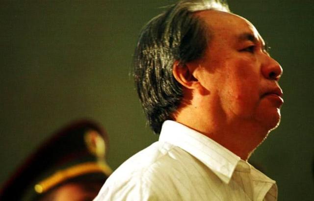 中国80年代传奇富豪：入狱后被妻子抛弃，小姨子