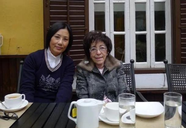 就在4天前风流赌王何鸿燊和“阿姐”汪明荃的关系终于“藏”不住