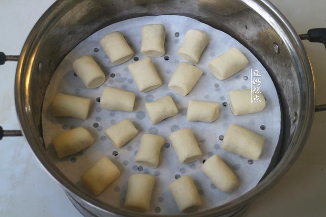 热天，这小馒头我每周必做一次，10分钟做好，孩子2口一个